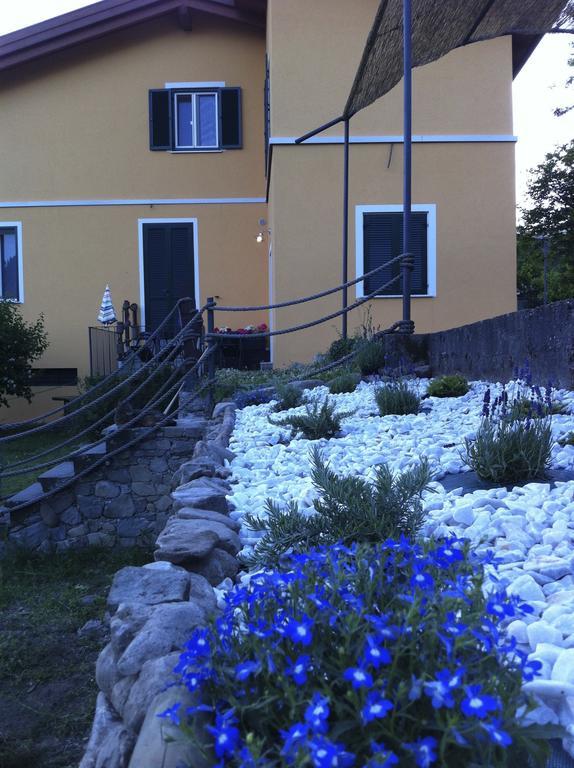 Bed and Breakfast Impronte Nel Bosco Calice al Cornoviglio Exterior foto