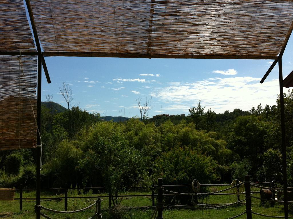 Bed and Breakfast Impronte Nel Bosco Calice al Cornoviglio Exterior foto
