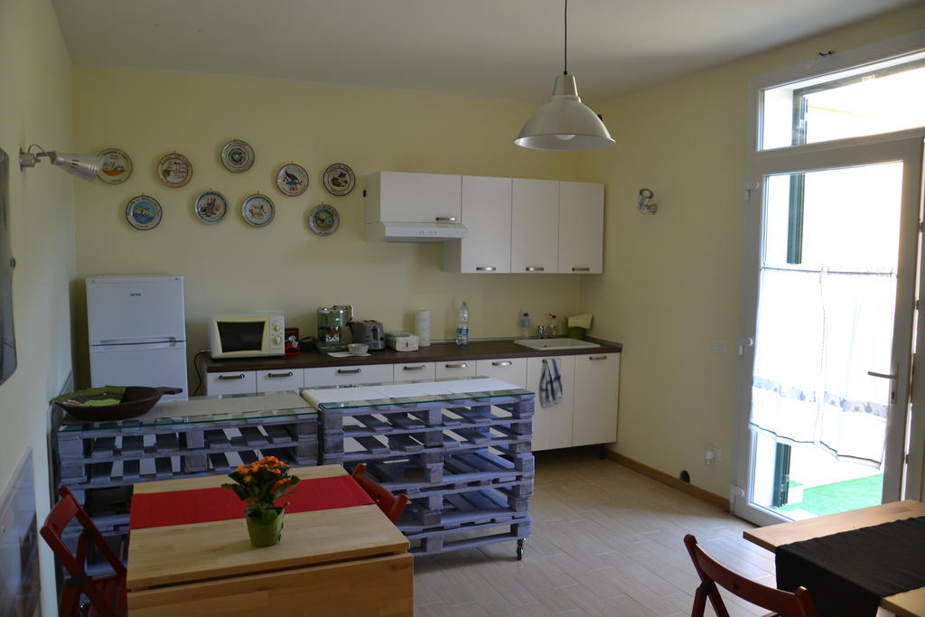 Bed and Breakfast Impronte Nel Bosco Calice al Cornoviglio Exterior foto