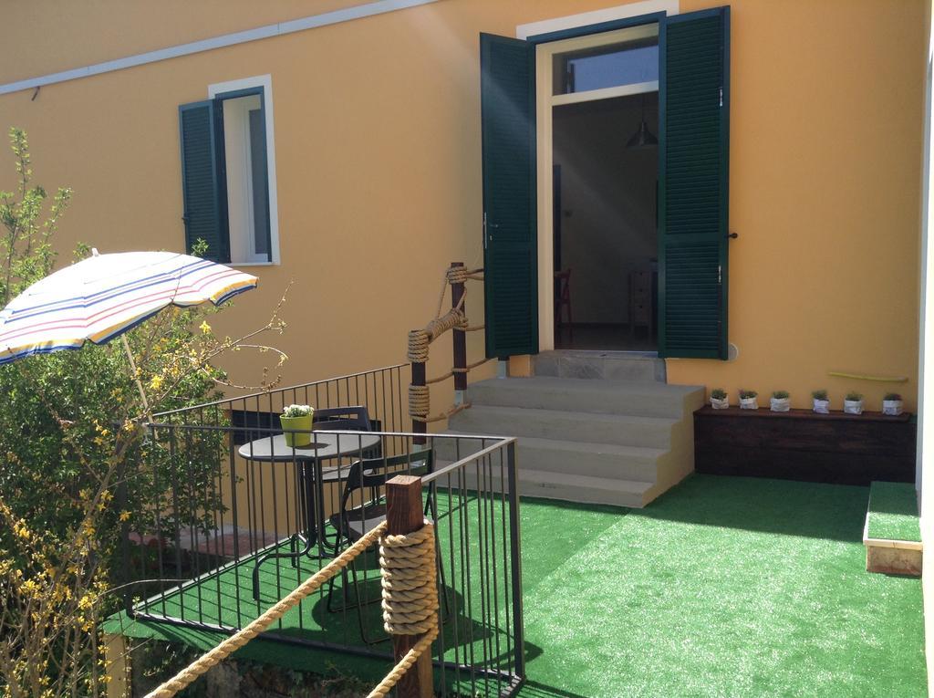 Bed and Breakfast Impronte Nel Bosco Calice al Cornoviglio Exterior foto
