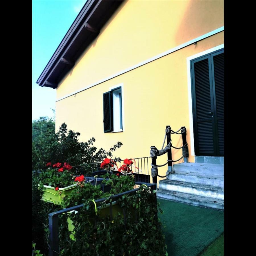 Bed and Breakfast Impronte Nel Bosco Calice al Cornoviglio Exterior foto